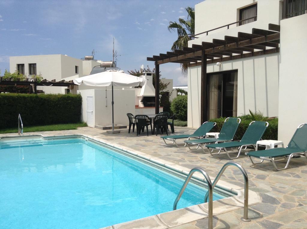 Aura Holiday Villas Paphos Habitación foto
